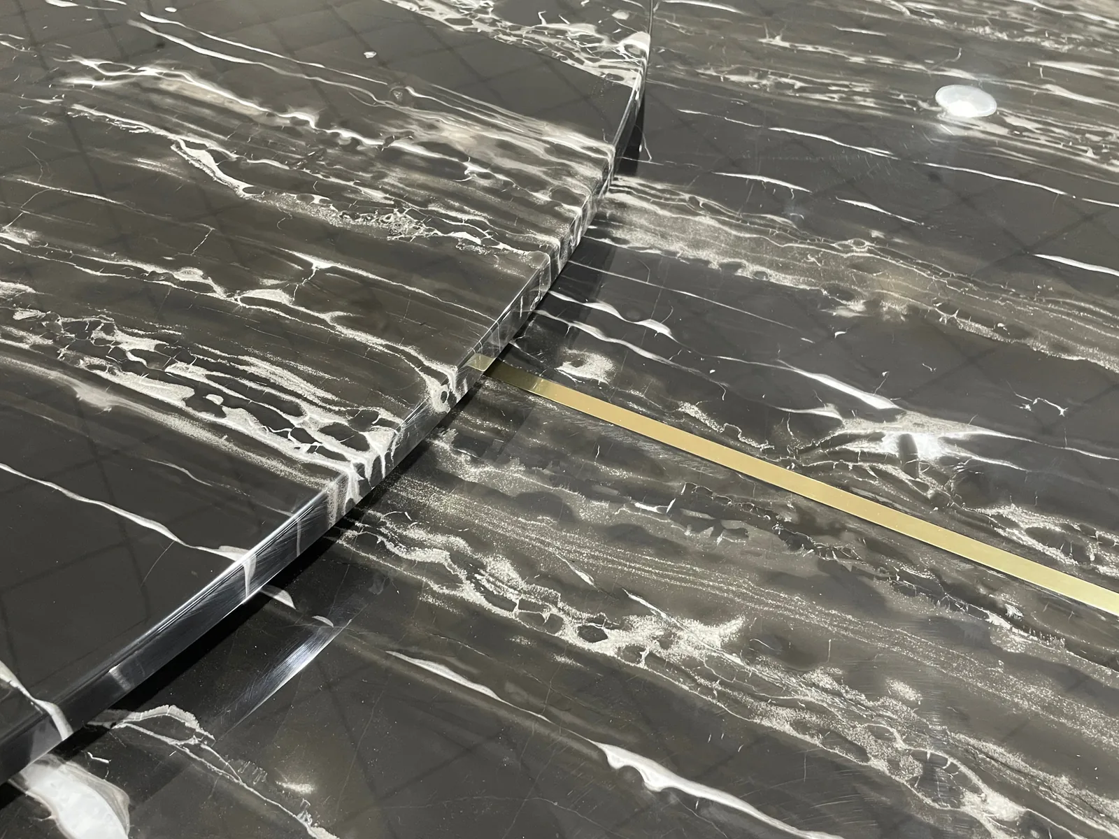 Stone: fill, pores and sealing