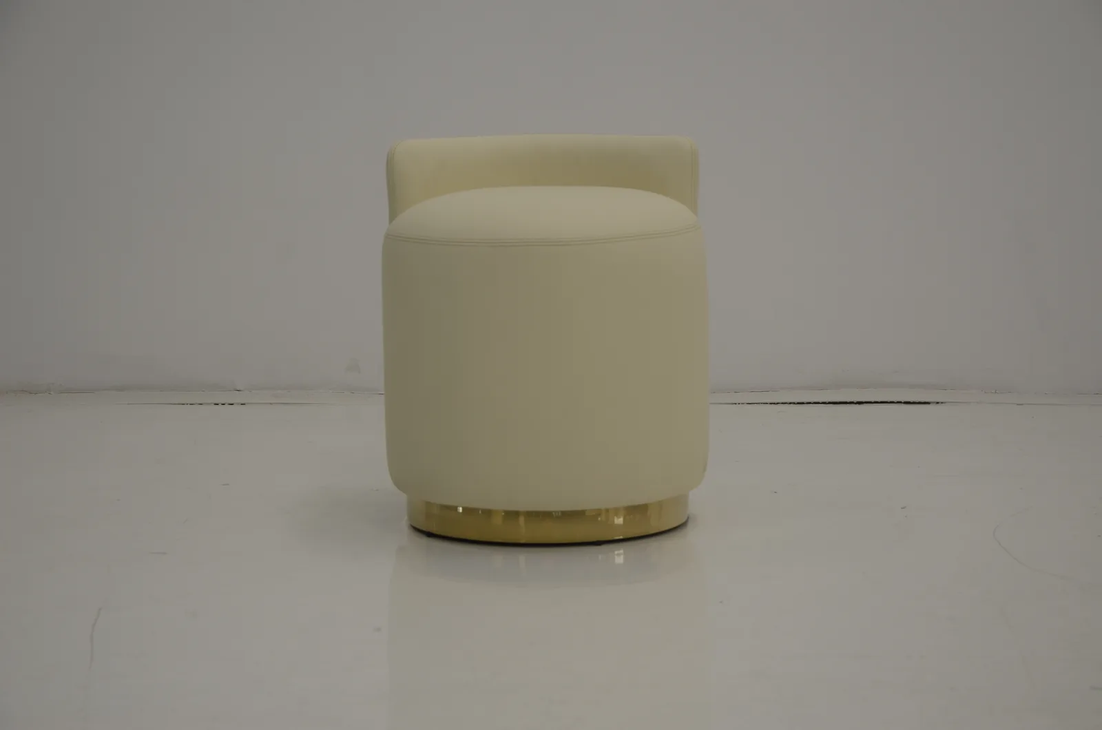 Boucle Swivel Meeting Chair sourced from Foshan