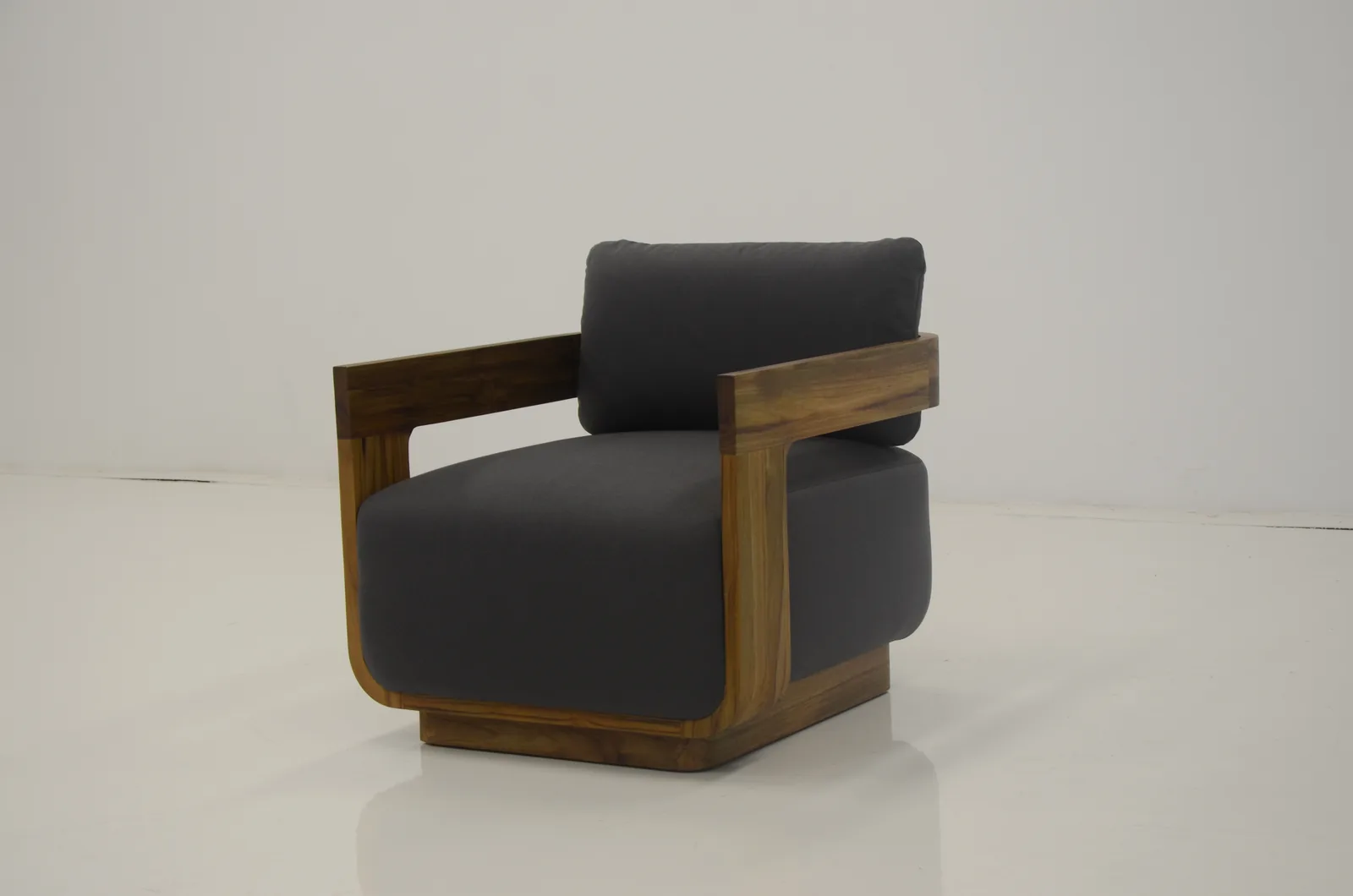 Outdoor Lounge Armchair sourced from Foshan