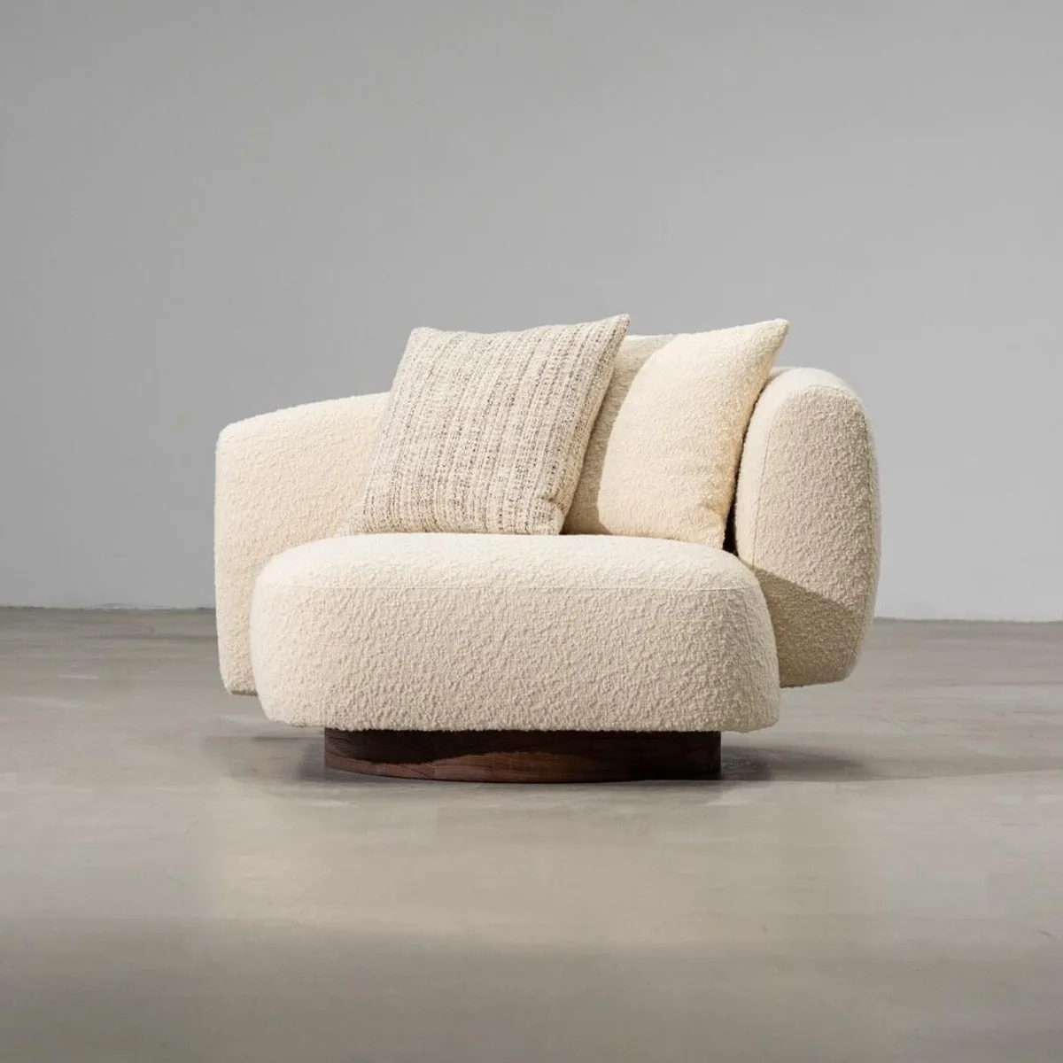 Cream Curved Lounge Chair sourced from Foshan