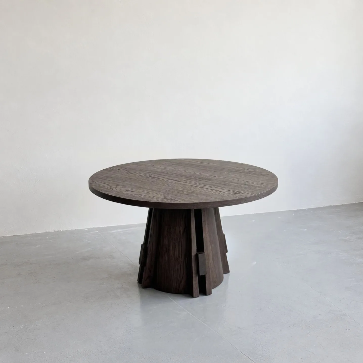 Oak Round Table, Made to Size sourced from Foshan