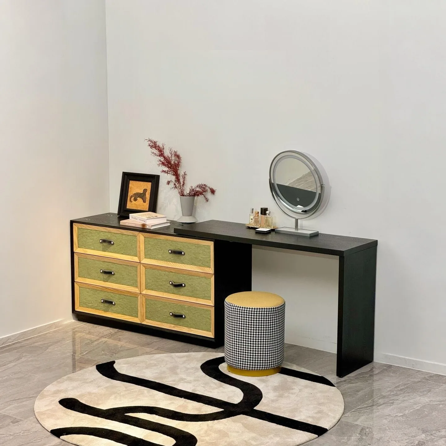Vanities & Dressing Tables