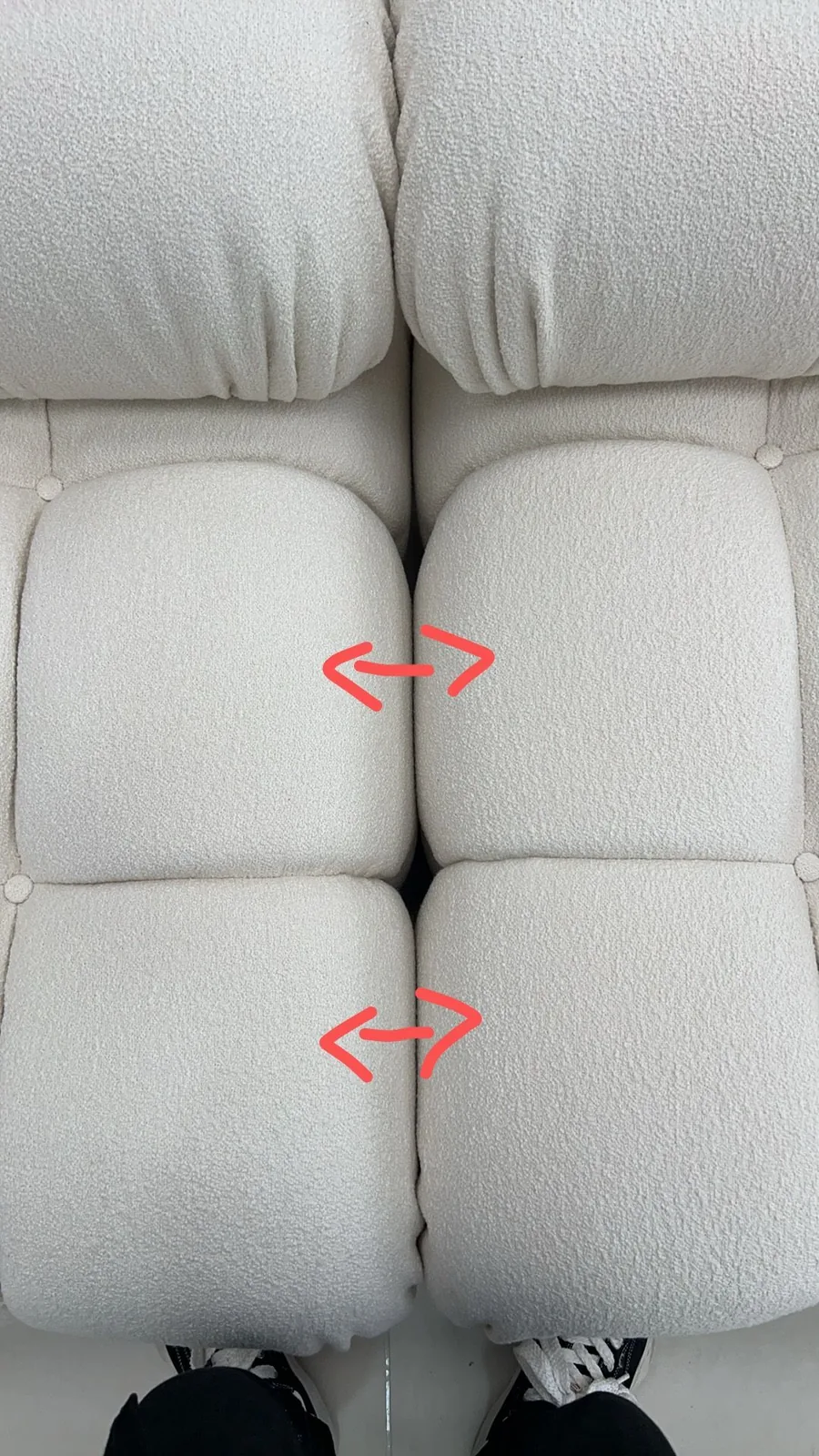 Two sofa modules aligned, gap marked