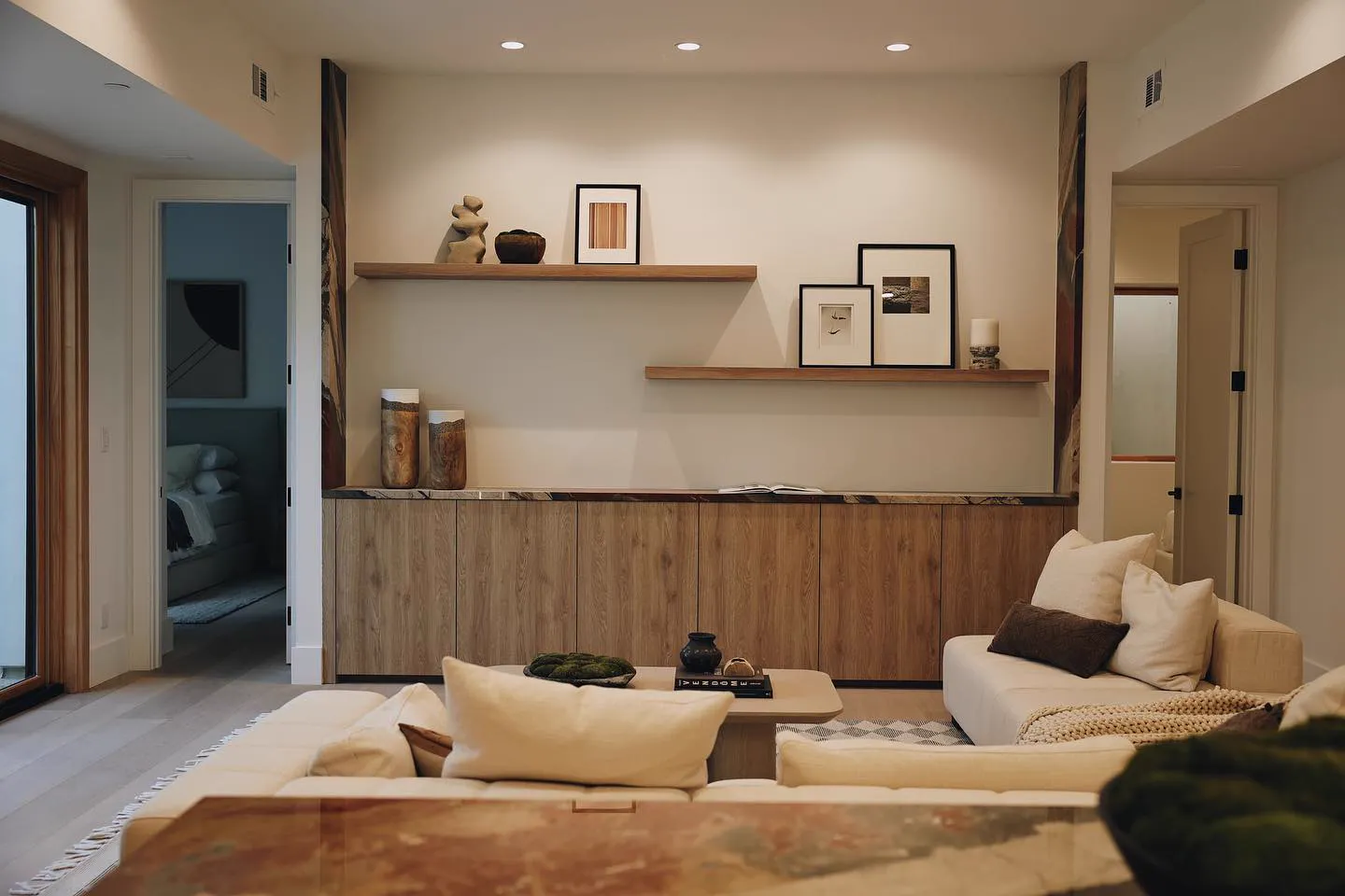 Installed living-room built-in coordinated with the room