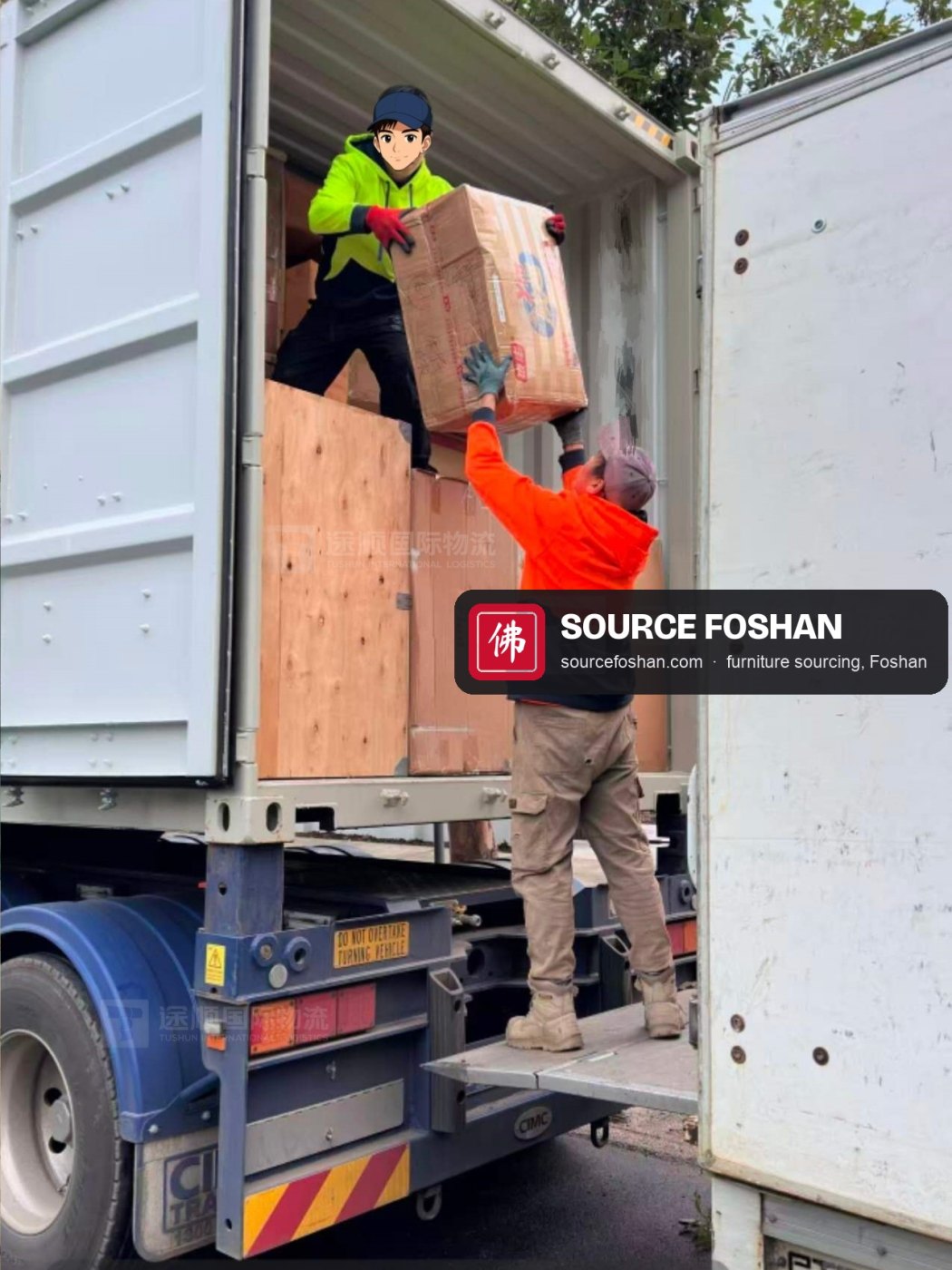 Cartons handed down from the container to the tail-lift