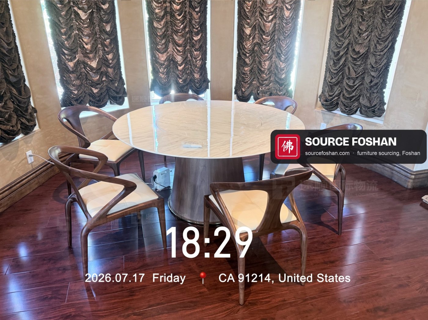 Round dining table and chairs, 18:29