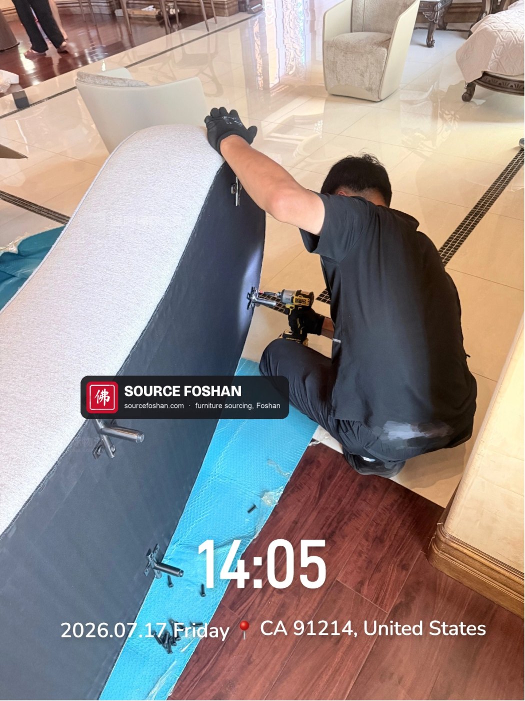 Sofa legs fitted on a protected floor, 14:05