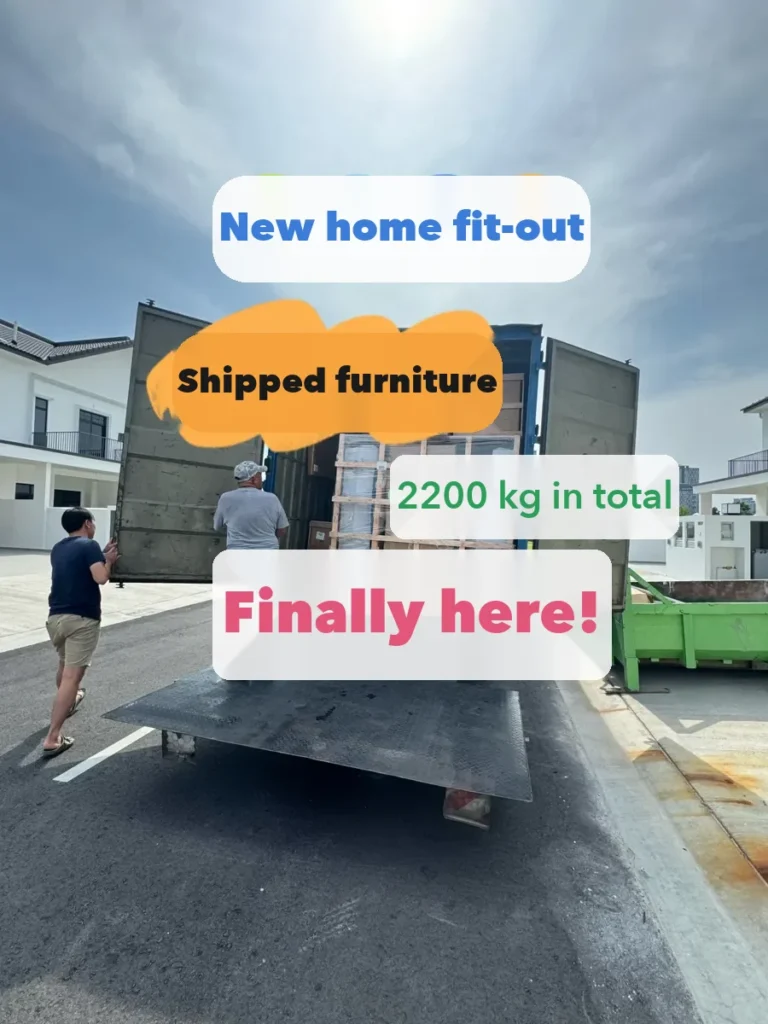 A Malaysian buyer's fully crated Foshan order, 2,200 kg in total, arriving by tailgate lorry.