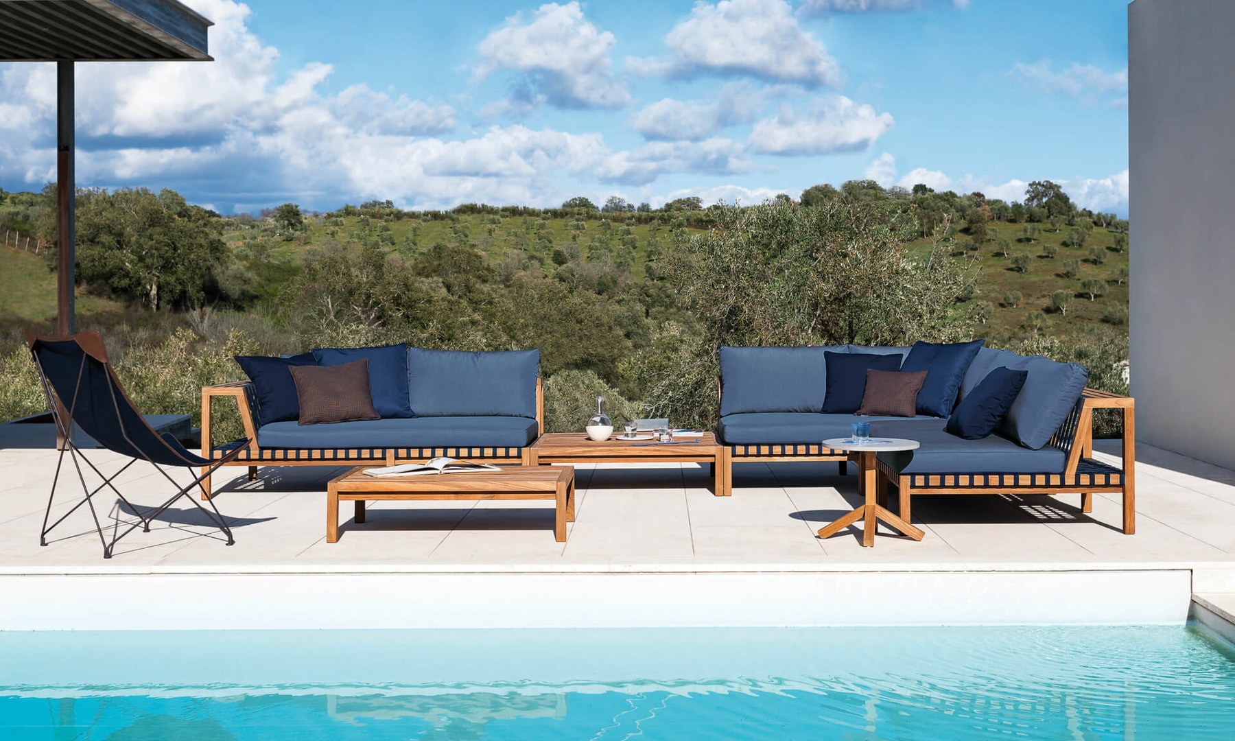 RODA Network outdoor seating collection by Rodolfo Dordoni